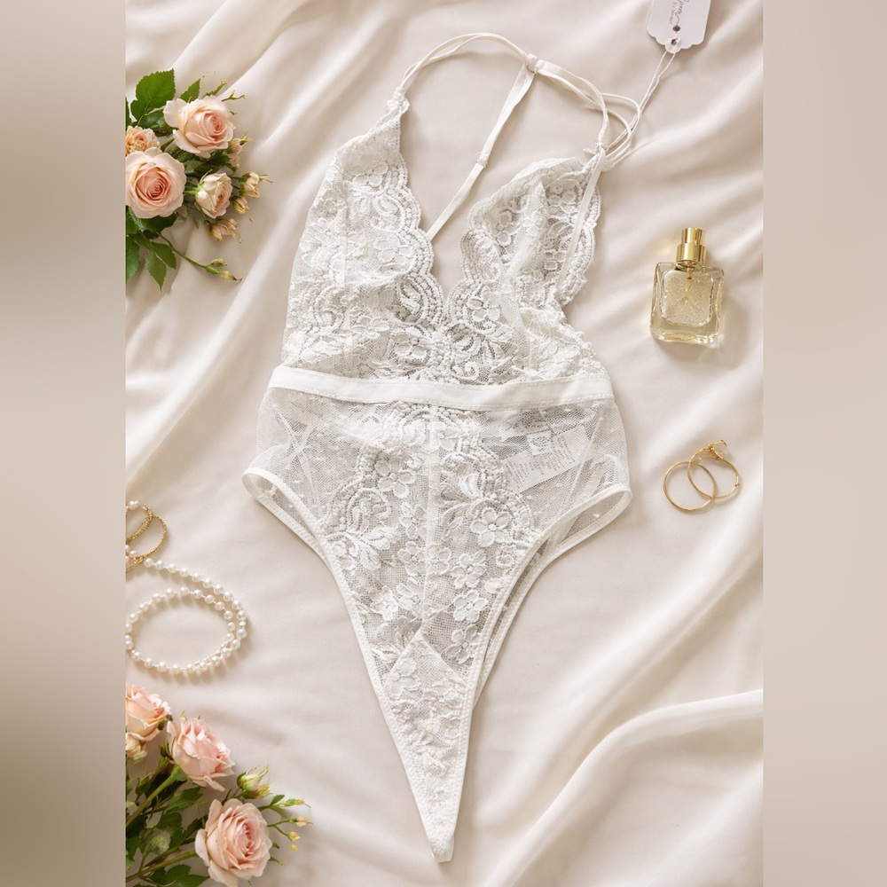 NWT In Bloom By Jonquil Plunge Neck Lace
Thong lingerie